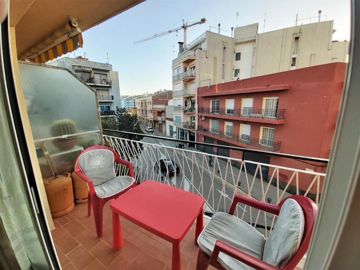 Diana Apartamento Con Terraza Muy Cerca Del Mar Pineda de Mar Extérieur photo